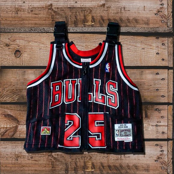 MITCHELL & NESS BULLS VEST - Picture 1 of 1